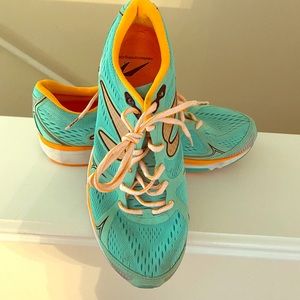 Women’s Newton Fate first edition size 9.5